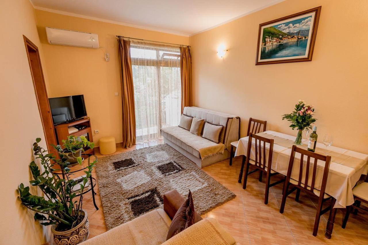 Apartments Gudelj Каменари Экстерьер фото