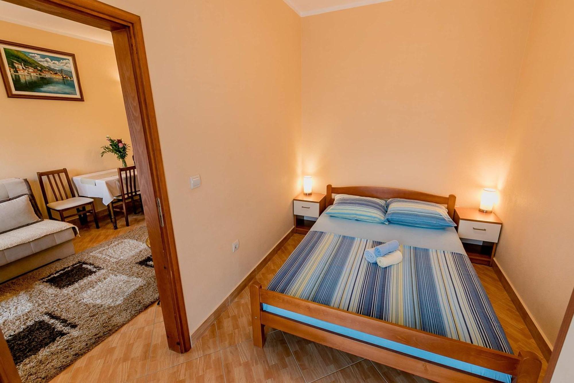 Apartments Gudelj Каменари Экстерьер фото