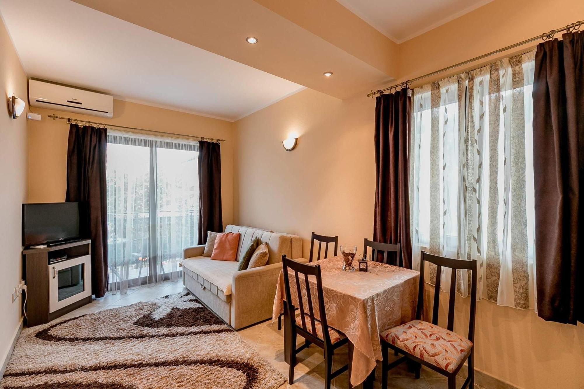 Apartments Gudelj Каменари Экстерьер фото